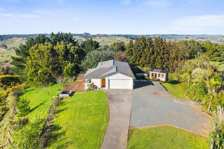 Photo of property in 233 Whitehills Road, Waitoki, Silverdale, 0994