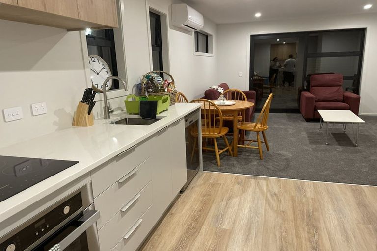 Photo of property in 5/240 Stokes Valley Road, Stokes Valley, Lower Hutt, 5019