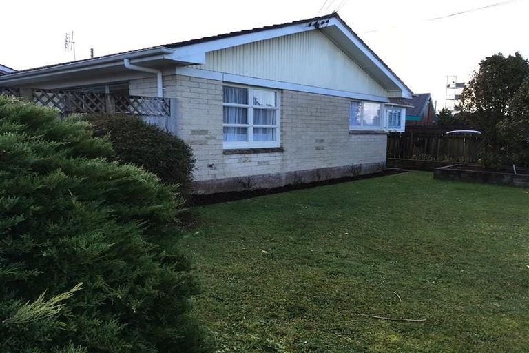 Photo of property in 1/66 Great South Road, Papakura, 2110