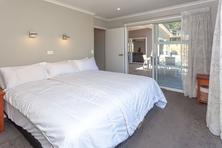 Photo of property in 5 Ross Place, Whiritoa, Whangamata, 3691