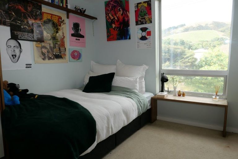 Photo of property in 4 Pa Road, Pukerua Bay, 5026