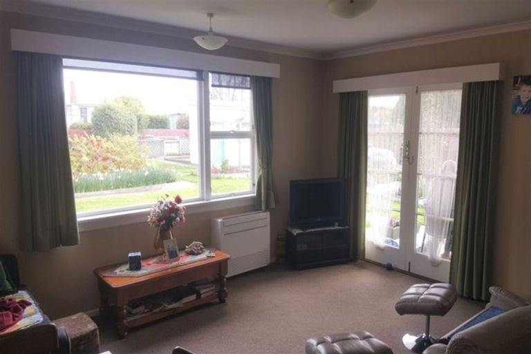 Photo of property in 12 Eaton Street, Waimate, 7924