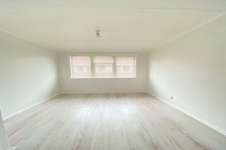 Photo of property in 48 Arimu Road, Papakura, 2110