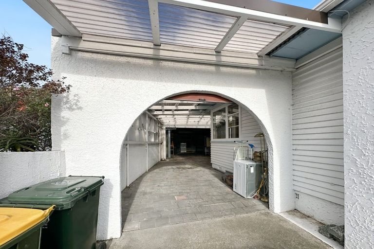 Photo of property in 216 Waddington Drive, Naenae, Lower Hutt, 5011