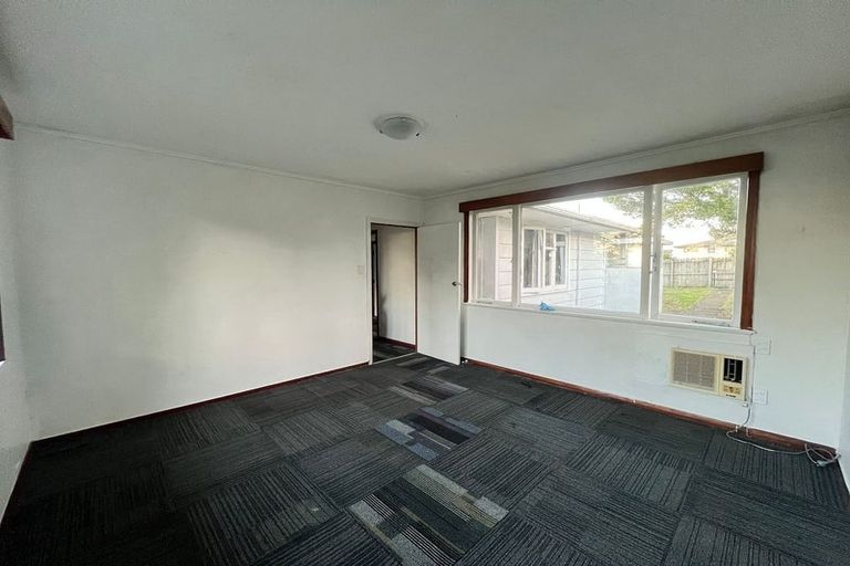 Photo of property in 392 Don Buck Road, Massey, Auckland, 0614