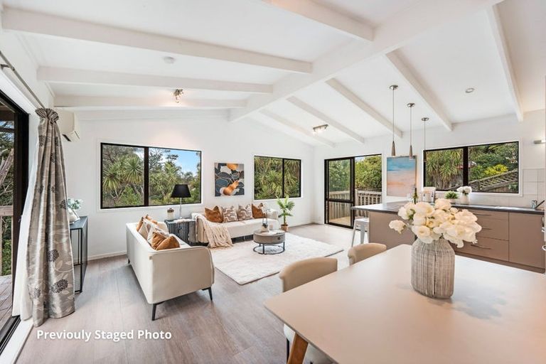 Photo of property in 2/104 Ocean View Road, Northcote, Auckland, 0627