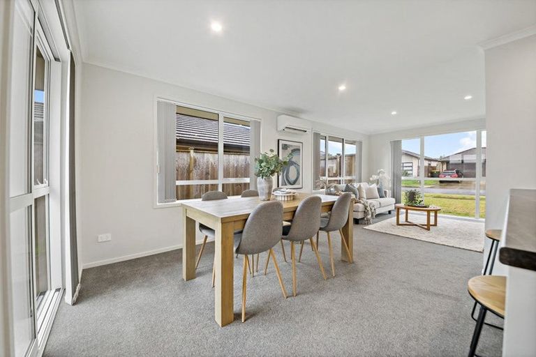 Photo of property in 17 Tawhiti Road, Pukekohe, 2120