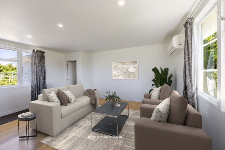 Photo of property in 21 Pitt Street, Clive, 4102