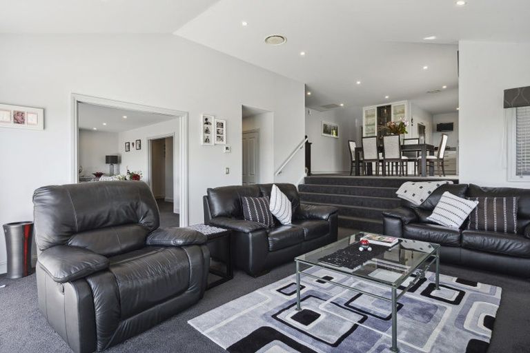 Photo of property in 71 Endeavour Drive, Whitby, Porirua, 5024