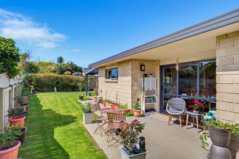 Photo of property in 143 Milne Drive, Paraparaumu, 5032