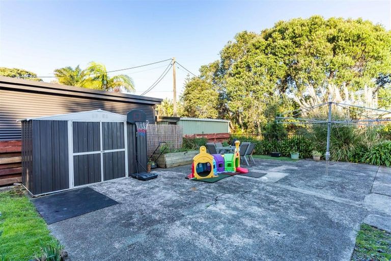 Photo of property in 15 Camellia Avenue, Ruakaka, 0116
