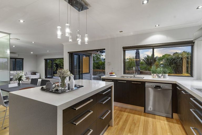 Photo of property in 19 Reydon Place, Cockle Bay, Auckland, 2014