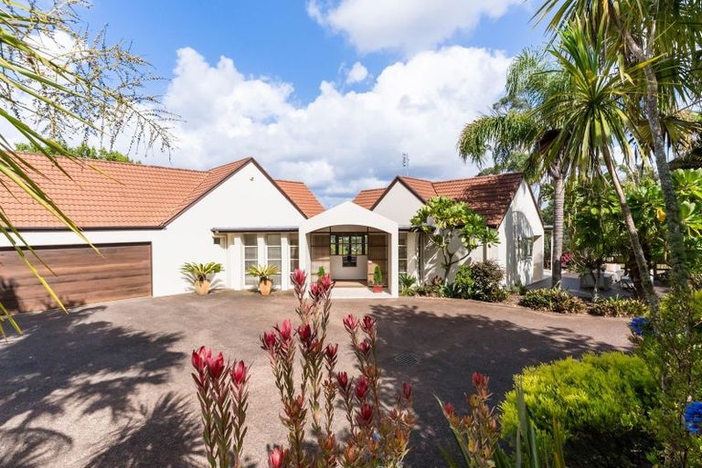 Photo of property in 27 Warman Road, Okura, Auckland, 0792