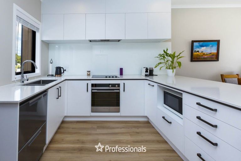 Photo of property in 12 Fitch Lane, Wallaceville, Upper Hutt, 5018