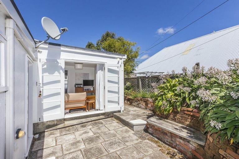 Photo of property in 5 Stafford Street, Mount Victoria, Wellington, 6011