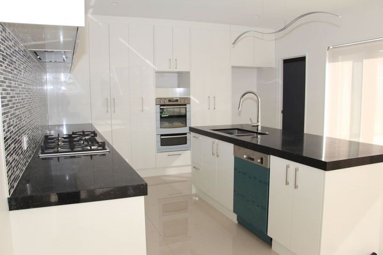 Photo of property in 15c Glendhu Road, Bayview, Auckland, 0629