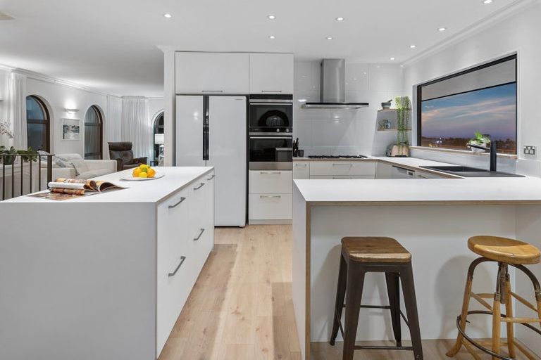 Photo of property in 832a Beach Road, Torbay, Auckland, 0630