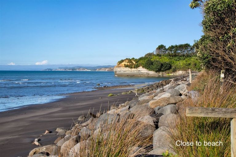 Photo of property in 59 Fifth Avenue, Urenui, 4377