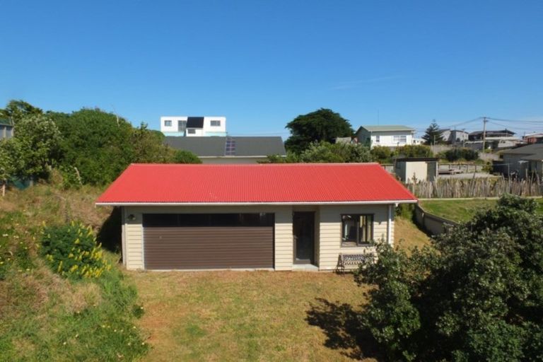 Photo of property in 10 Trafalgar Street, Foxton Beach, Foxton, 4815