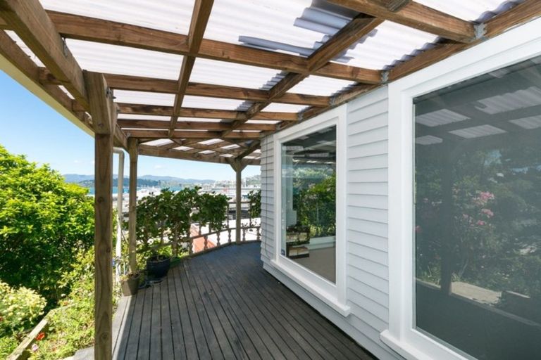Photo of property in 1 Sar Street, Wadestown, Wellington, 6012