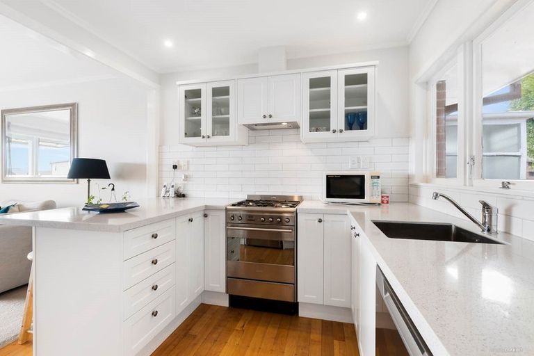 Photo of property in 1/73 Castor Bay Road, Castor Bay, Auckland, 0620