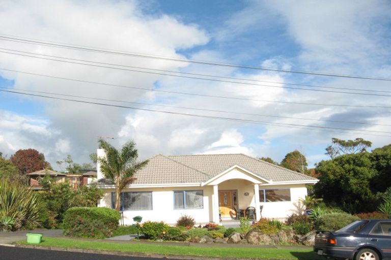 Photo of property in 172 Mellons Bay Road, Mellons Bay, Auckland, 2014