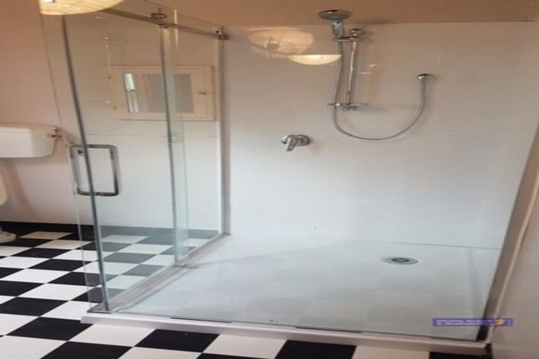 Photo of property in 30 Taupata Street, Redcliffs, Christchurch, 8081