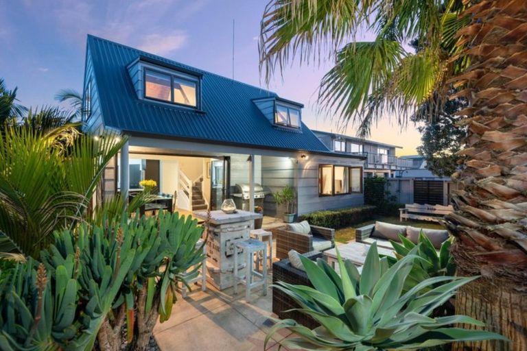 Photo of property in 128 Dickson Road, Papamoa Beach, Papamoa, 3118