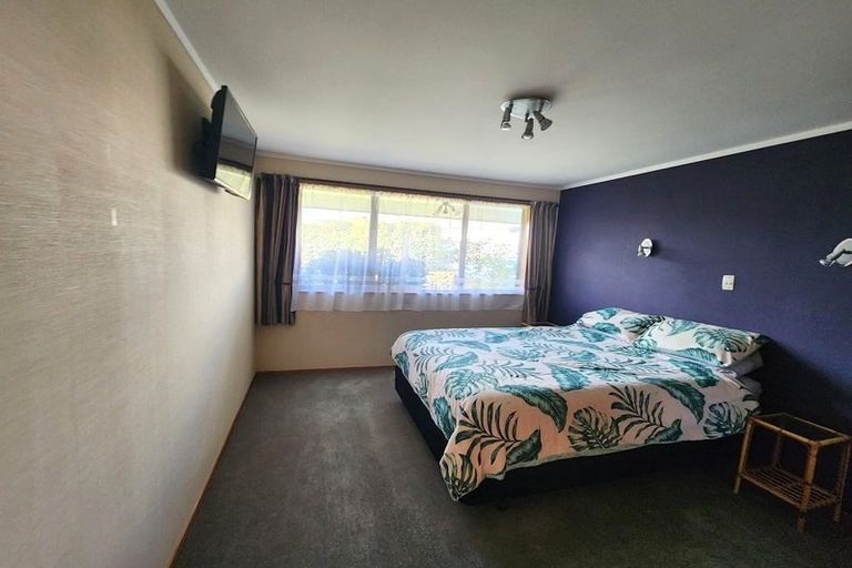 Photo of property in 10b Taurus Place, Kawaha Point, Rotorua, 3010