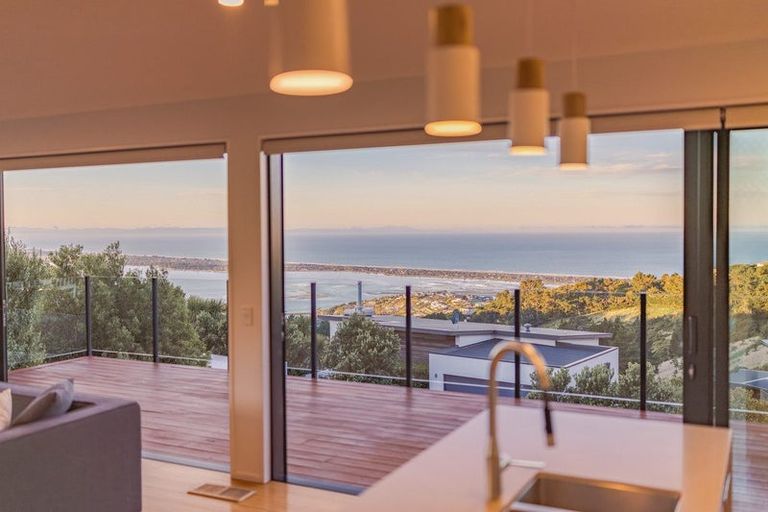 Photo of property in 3 The Terrace, Mount Pleasant, Christchurch, 8081