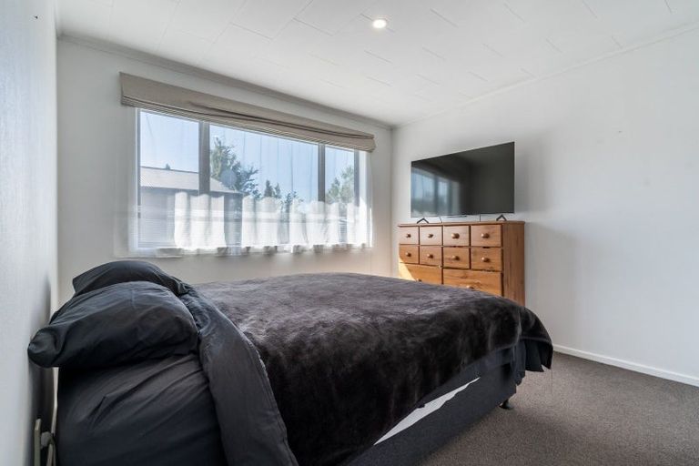 Photo of property in 25 Park Street, Winton, 9720