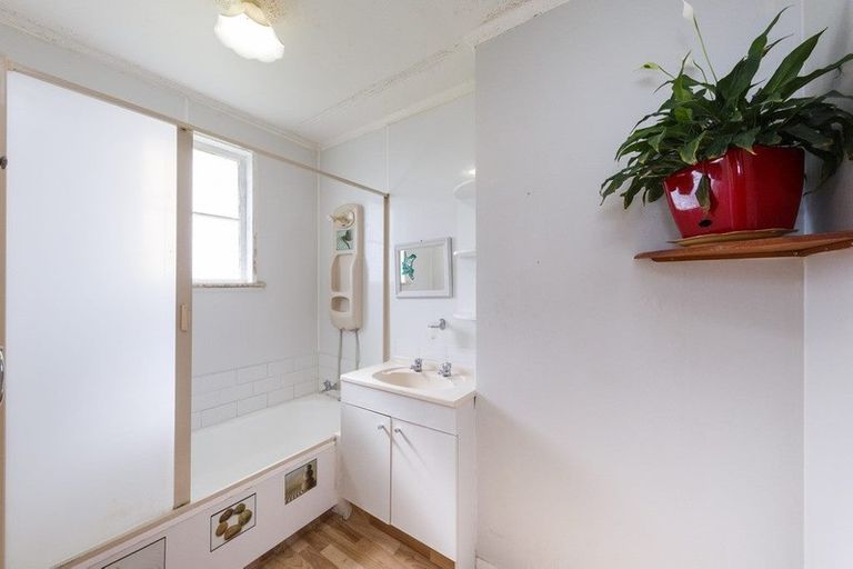 Photo of property in 17 Cavendish Crescent, Awapuni, Palmerston North, 4412