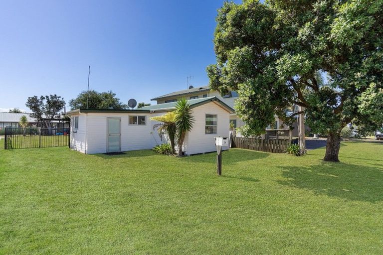 Photo of property in 211a The Square, Whangamata, 3620