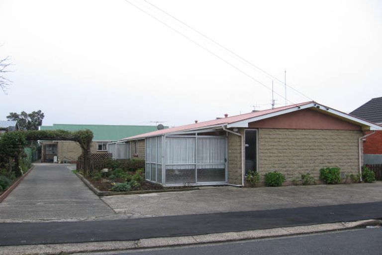 Photo of property in 34 Oxford Street, South Dunedin, Dunedin, 9012