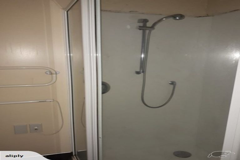 Photo of property in 17 Houston Place, Bayview, Auckland, 0629