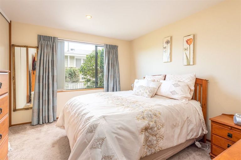 Photo of property in 2/76 Saint Albans Street, St Albans, Christchurch, 8014