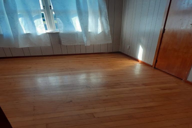 Photo of property in 9 Barrys Road, Glendene, Auckland, 0602
