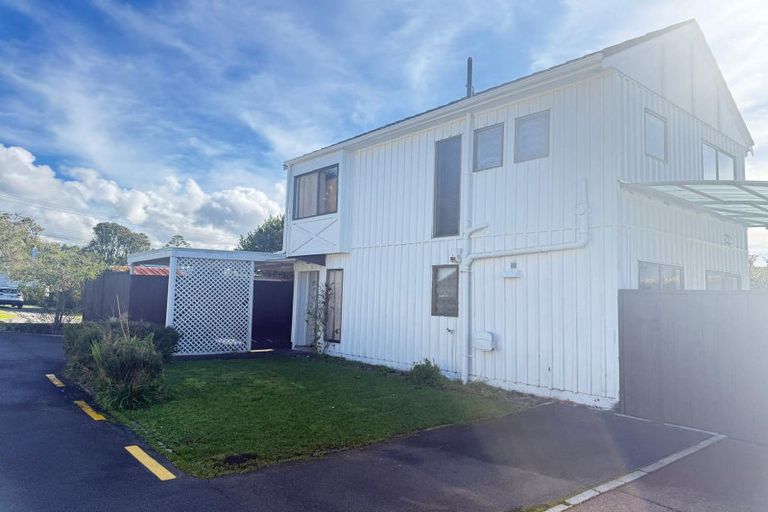 Photo of property in 1/15 Roseberry Avenue, Birkenhead, Auckland, 0626