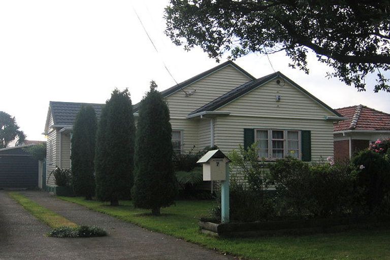 Photo of property in 7 Riverside Drive, Waiwhetu, Lower Hutt, 5010