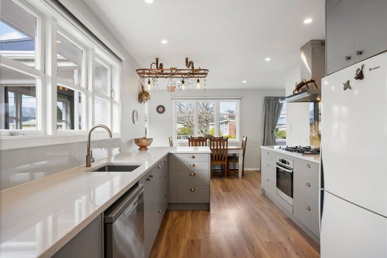 Photo of property in 89 Fraser Crescent, Elderslea, Upper Hutt, 5018