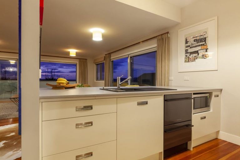 Photo of property in 121 The Parade, Paekakariki, 5034