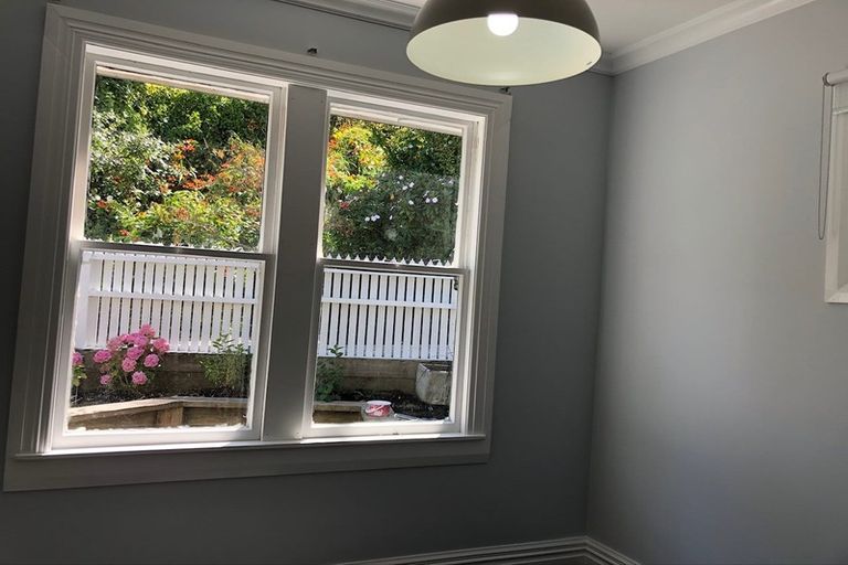 Photo of property in 86 Todman Street, Brooklyn, Wellington, 6021