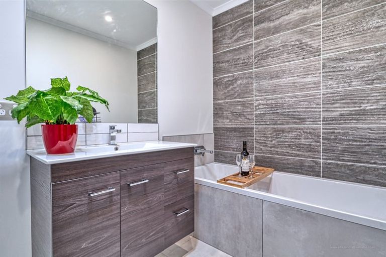 Photo of property in 6 Walter Merton Road, Hobsonville, Auckland, 0616