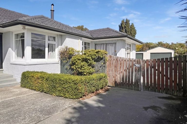 Photo of property in 17 Grimseys Road, Redwood, Christchurch, 8051
