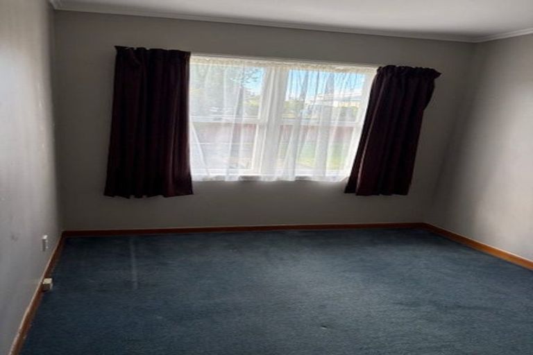 Photo of property in 15 Dakota Avenue, Beach Haven, Auckland, 0626