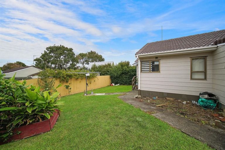 Photo of property in 1/8 Mcinnes Road, Weymouth, Auckland, 2103