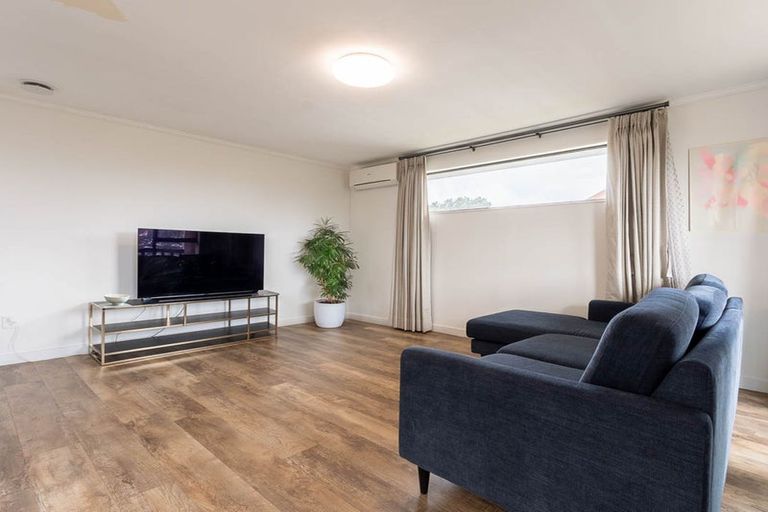 Photo of property in 5 Mandeville Crescent, Grenada Village, Wellington, 6037