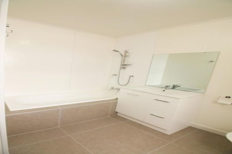 Photo of property in 1/154 Glengarry Road, Glen Eden, Auckland, 0602