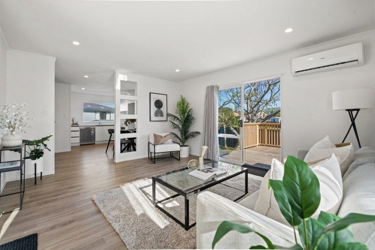 Photo of property in 1/5 Myna Place, Weymouth, Auckland, 2103