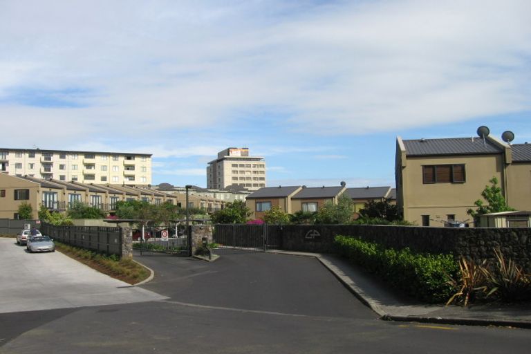 Photo of property in Greenwich Apartments, 16/3 Burton Street, Grafton, Auckland, 1010